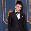 她们逼我做卧底。